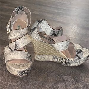 Snake print Wedges